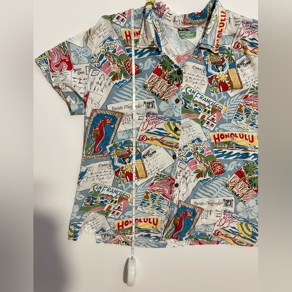 Vintage reyn Spooner hawaiian postcard printed button front short sleeve top - Picture 5 of 9